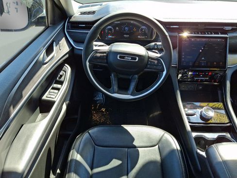 Certified 2023 Jeep Grand Cherokee L Limited w/ Luxury Tech Group II AWD/4WD image 11