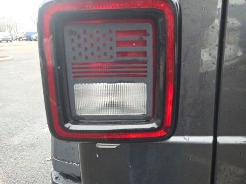 Used 2018 Jeep Wrangler Unlimited Sport S image 11