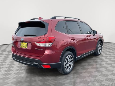 Used 2021 Subaru Forester Premium image 3