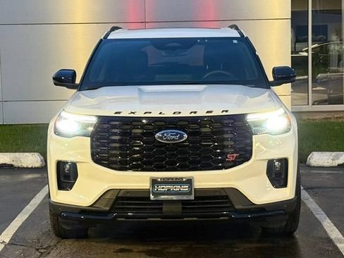 Used 2025 Ford Explorer ST w/ Sun And Sound Package AWD/4WD image 3