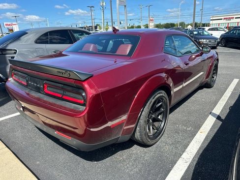 Used 2022 Dodge Challenger SRT Hellcat RWD image 3
