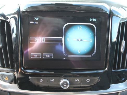 Used 2018 Chevrolet Traverse LT FWD image 26
