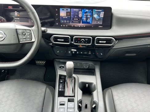 New 2026 Nissan Sentra SR FWD image 3