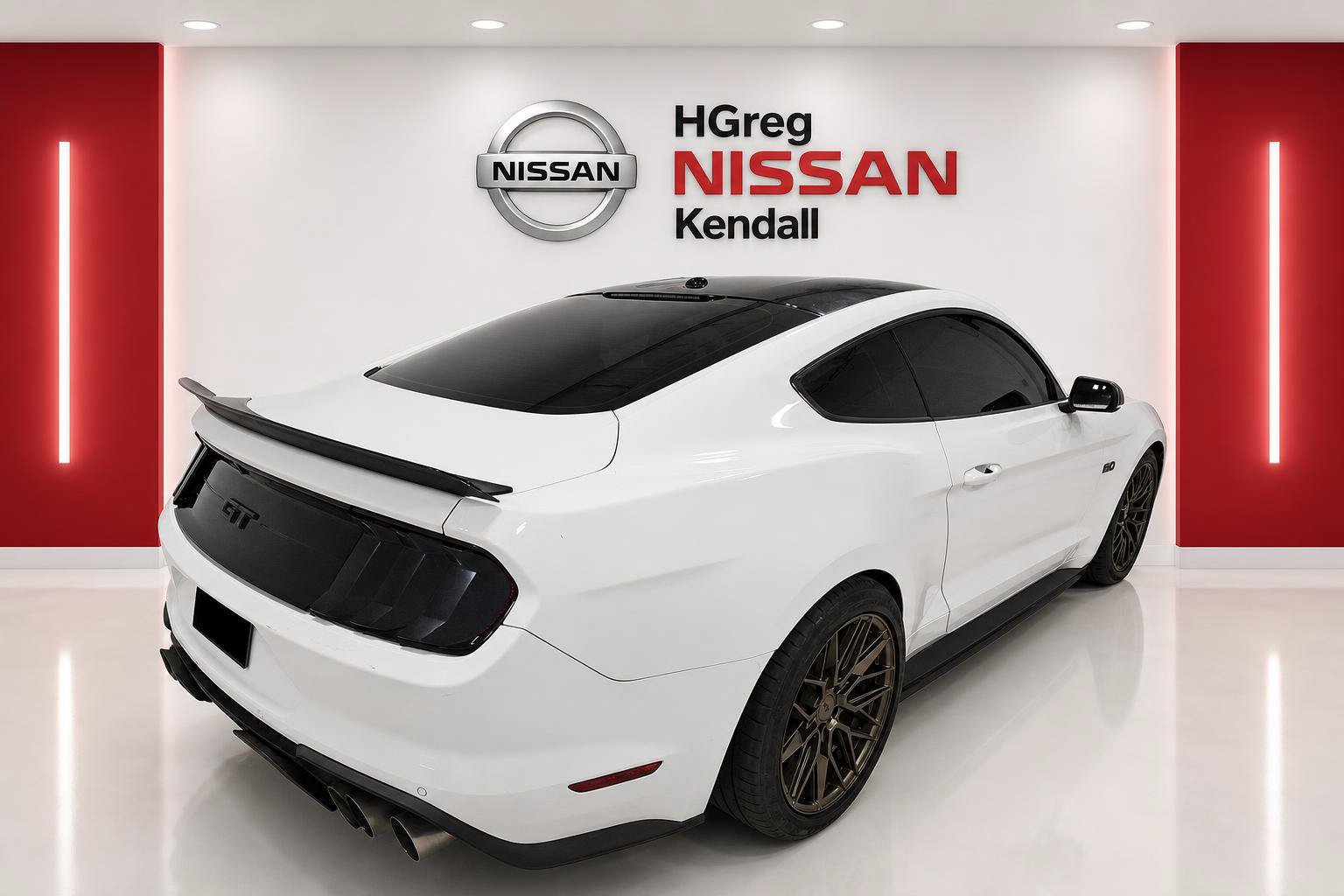 Used 2019 Ford Mustang GT w/ Black Accent Package RWD image 4