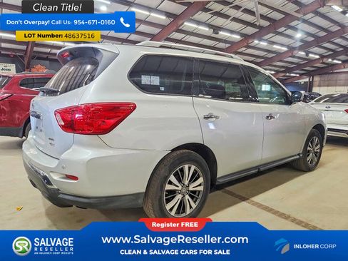 Used 2018 Nissan Pathfinder SV image 4