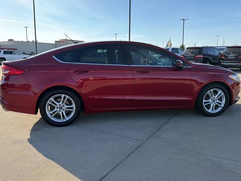 Used 2018 Ford Fusion SE w/ Fusion SE Technology Package FWD image 22
