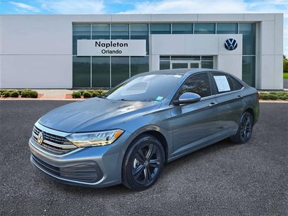 Used 2023 Volkswagen Jetta SE w/ Panoramic Sunroof Package