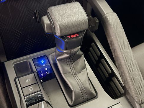 Used 2025 Toyota Tacoma TRD Off-Road image 25