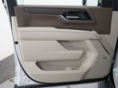 Used 2025 GMC Yukon Denali w/ Sun & Power Step Package AWD/4WD image 21