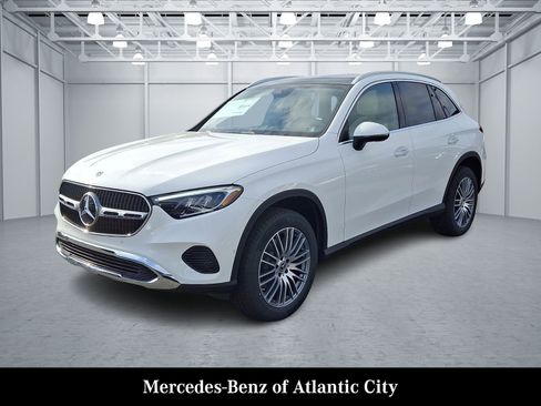 Used 2026 Mercedes-Benz GLC 300 4MATIC image 2