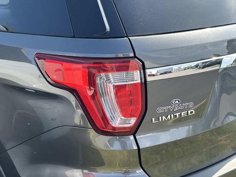 Used 2016 Ford Explorer Limited w/ Equipment Group 301A AWD/4WD image 9