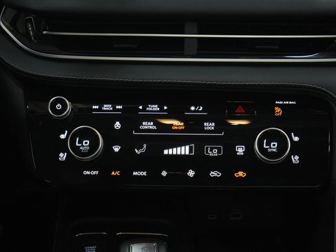 Used 2023 INFINITI QX60 Luxe AWD/4WD image 21