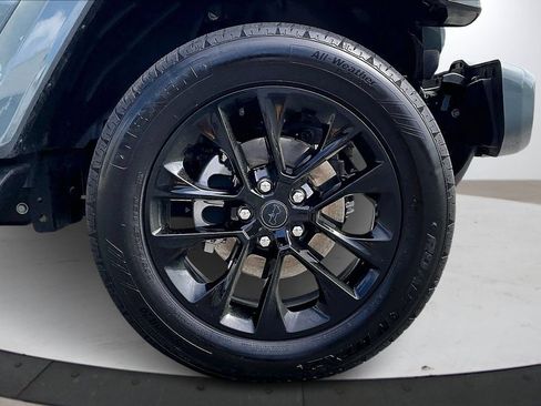 Certified 2024 Jeep Wrangler Unlimited Sahara AWD/4WD image 33