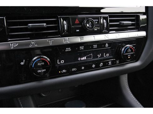 New 2026 Nissan Pathfinder SV w/ SV Premium Package FWD image 27