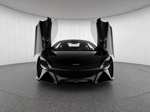 New 2025 McLaren Artura image 9