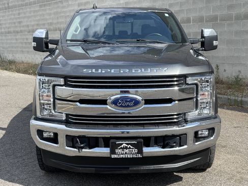 Used 2019 Ford F250 Lariat w/ Lariat Value Package AWD/4WD image 2
