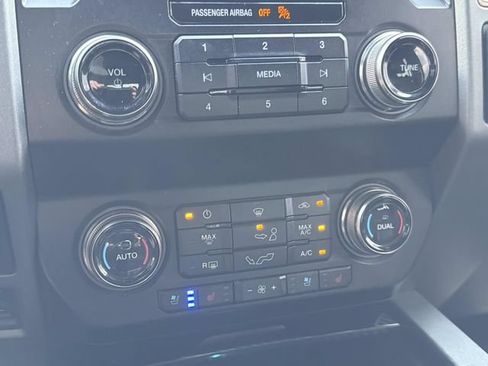 Used 2019 Ford F150 Raptor w/ Equipment Group 802A Luxury AWD/4WD image 31