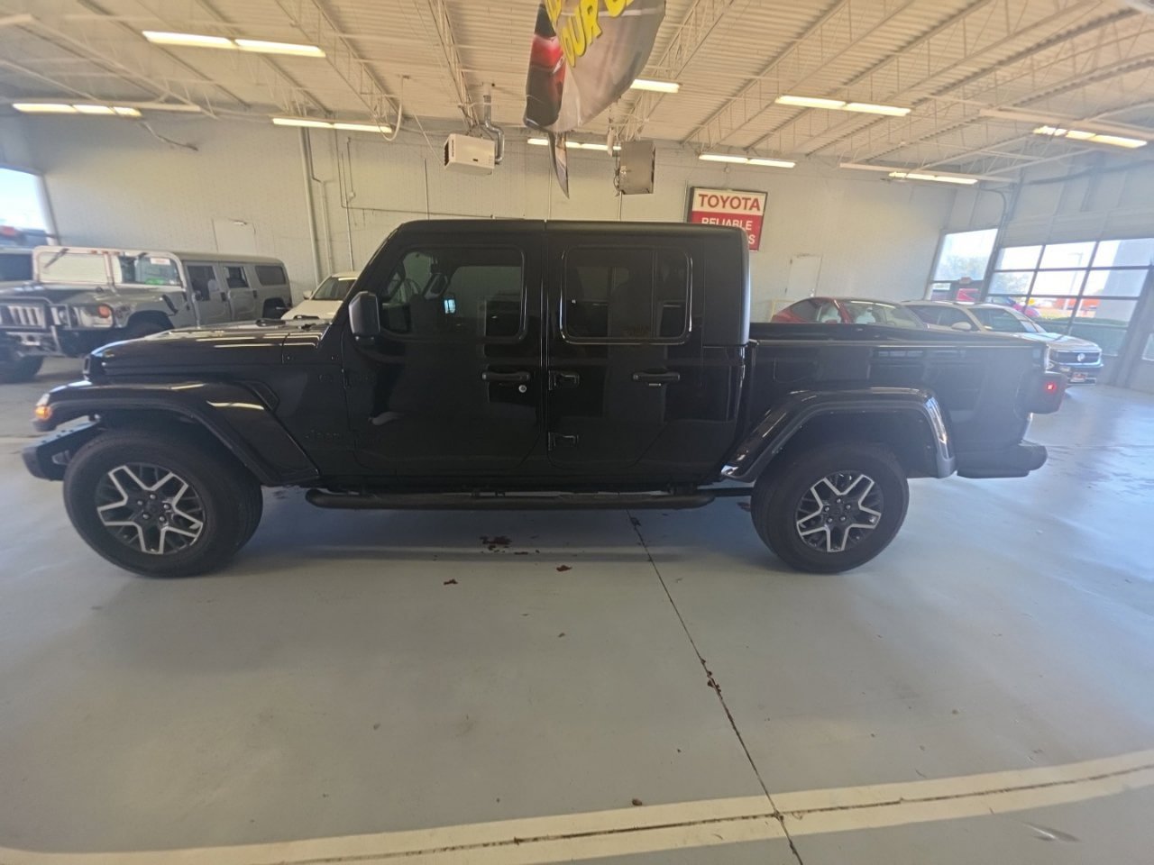 Used 2021 Jeep Gladiator Sport AWD/4WD image 7