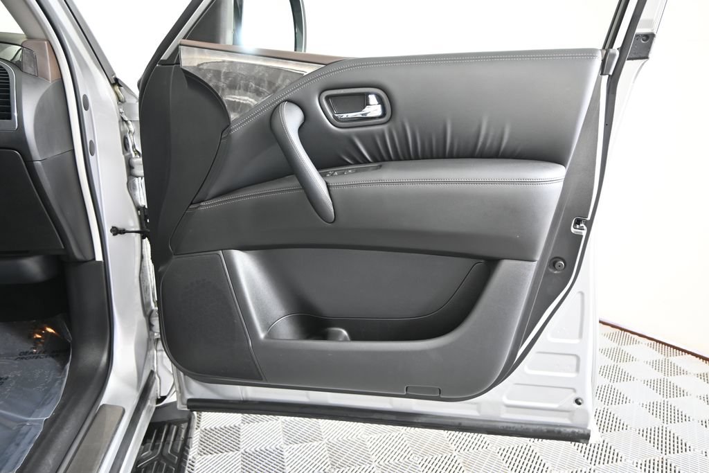 Used 2024 Nissan Armada Platinum w/ Captain's Chairs Package AWD/4WD image 12