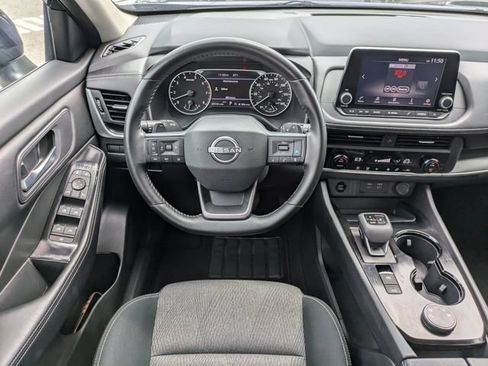 Used 2025 Nissan Rogue SV AWD/4WD image 21
