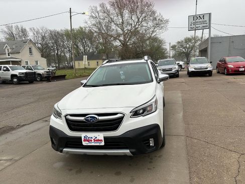 Used 2022 Subaru Outback Touring image 3