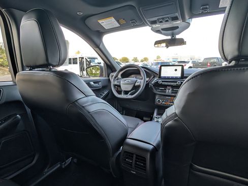 New 2025 Ford Escape ST-Line w/ Cold Weather Package image 30