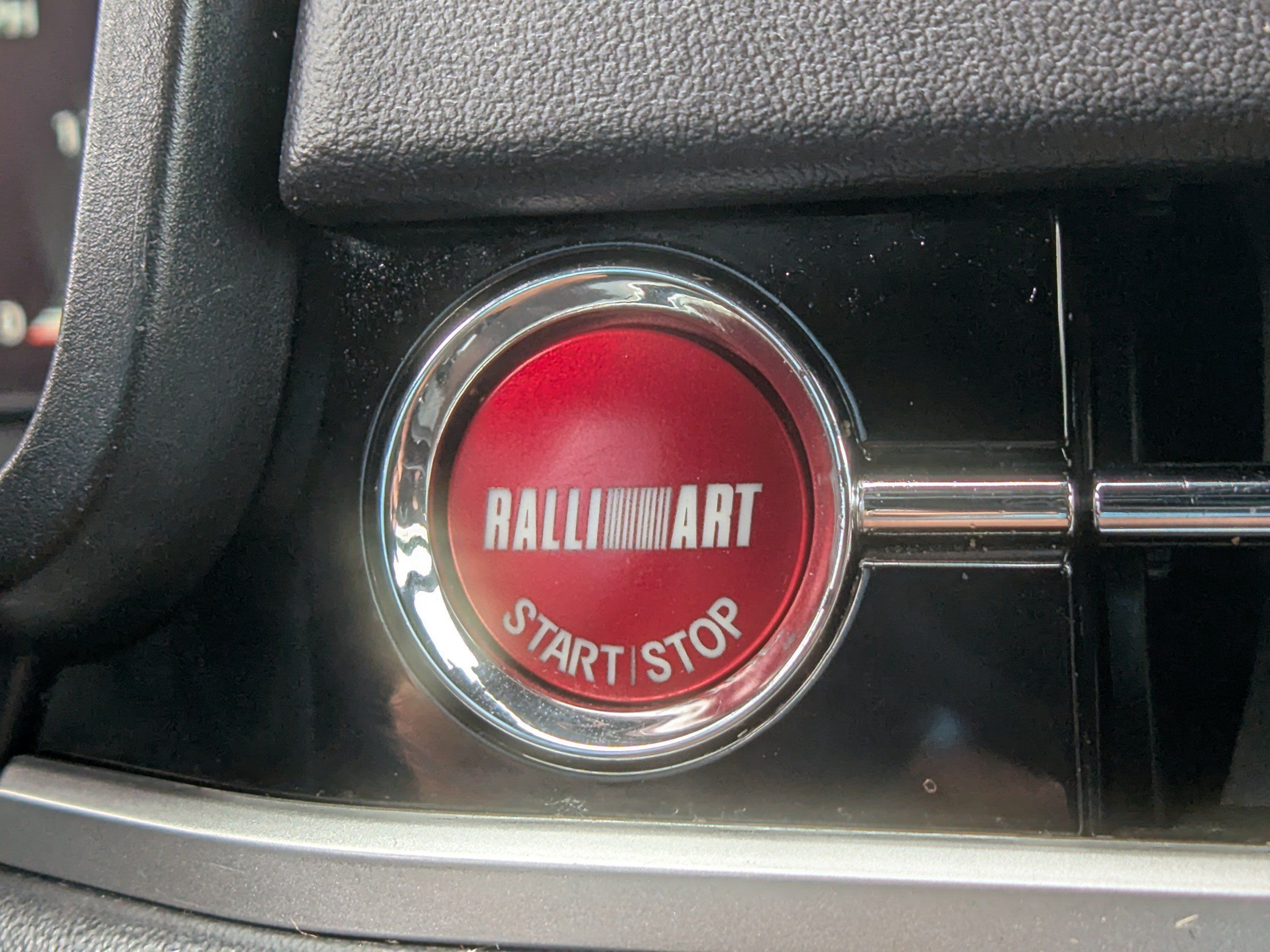 Used 2023 Mitsubishi Outlander SE AWD/4WD image 30