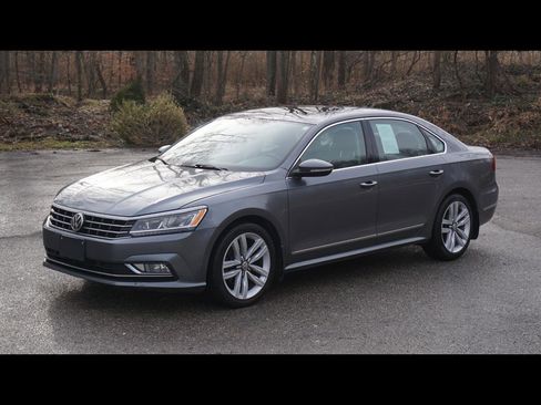 Used 2017 Volkswagen Passat 1.8T SE image 1