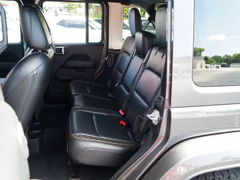 Used 2021 Jeep Wrangler Unlimited Sahara AWD/4WD image 8