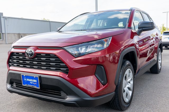 Used 2019 Toyota RAV4 LE AWD/4WD image 2