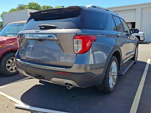 Used 2021 Ford Explorer Limited w/ Equipment Group 301A AWD/4WD image 3