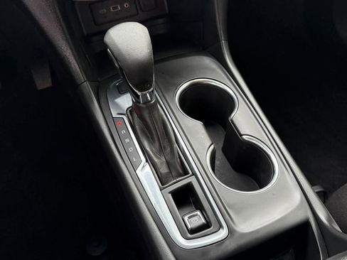 Used 2024 Chevrolet Equinox LS w/ LS Convenience Package image 13