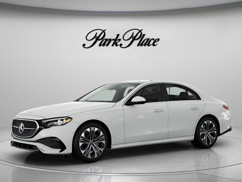 Used 2026 Mercedes-Benz E 350 4MATIC Sedan image 2