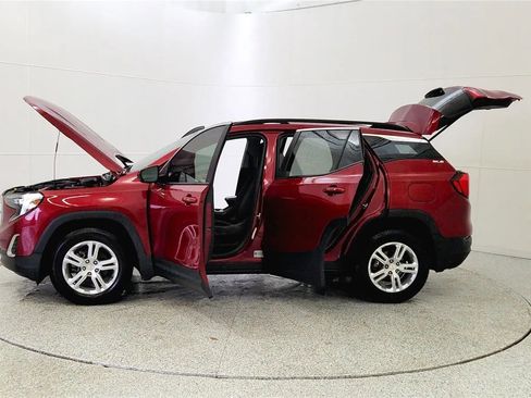 Used 2021 GMC Terrain SLE w/ Driver Convenience Package image 5