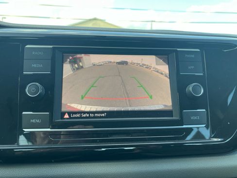 Used 2022 Volkswagen Taos S image 20