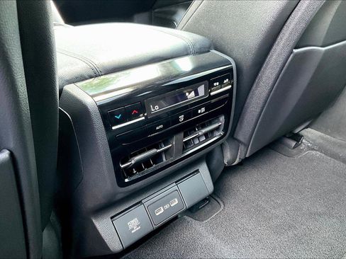 Used 2024 Acura MDX SH-AWD image 31