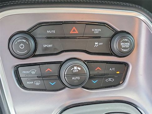 Used 2019 Dodge Challenger SXT w/ Blacktop Package image 15