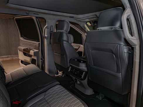 Used 2026 Ford F450 Platinum w/ Platinum Plus Package image 31