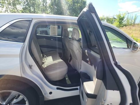 Used 2016 Lincoln MKX Reserve w/ Climate Package AWD/4WD image 7