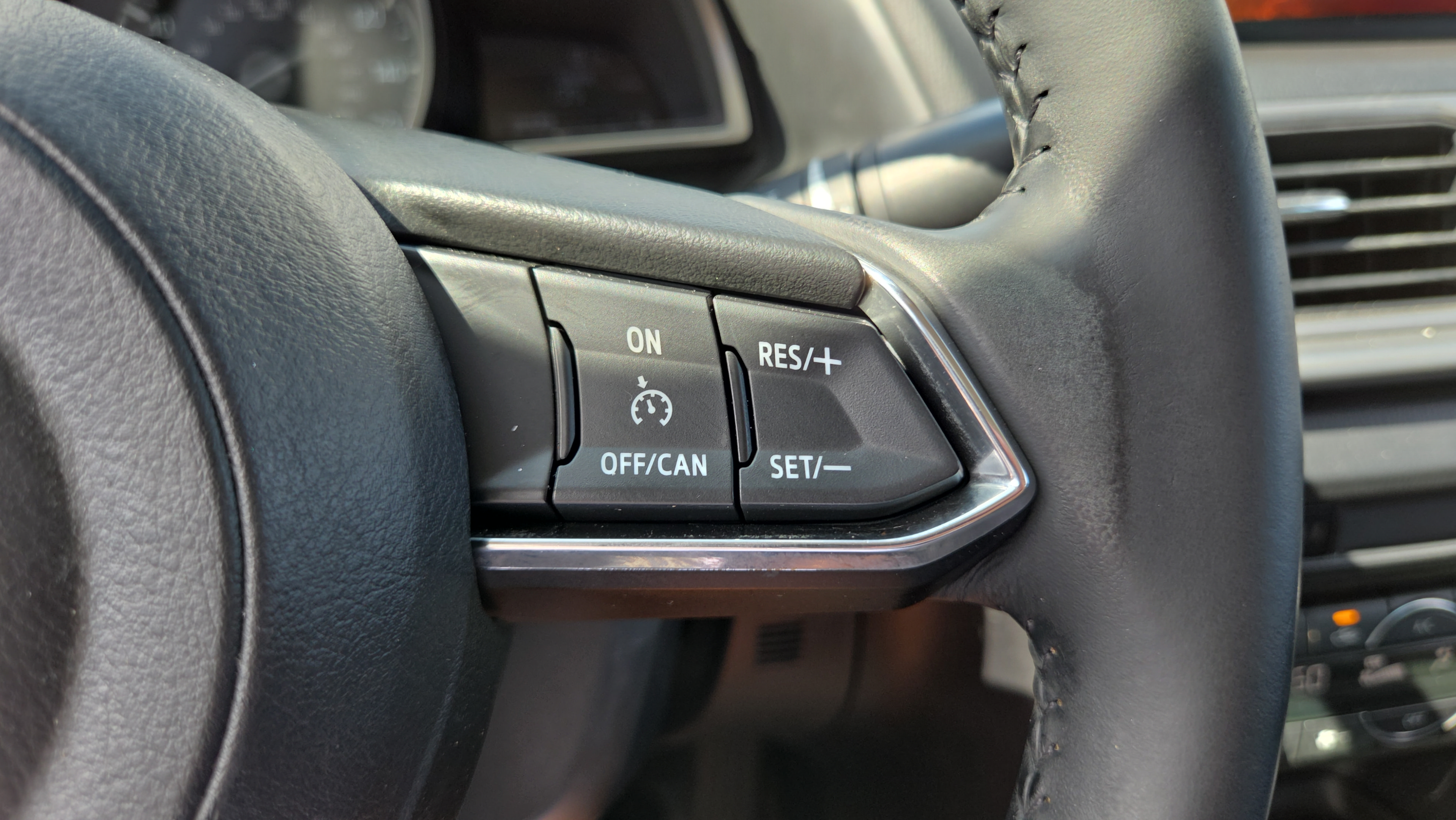 Used 2017 MAZDA MAZDA3 Touring FWD image 23