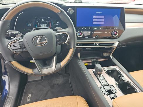 Used 2025 Lexus RX 350 Premium w/ Convenience Package FWD image 6