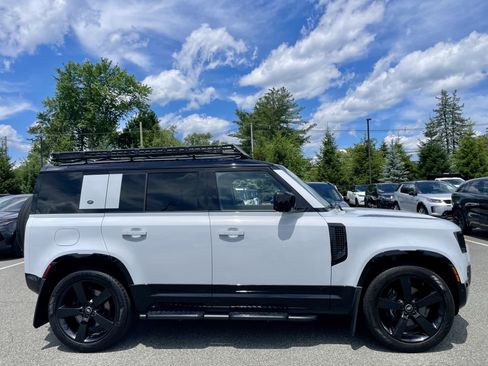 Used 2023 Land Rover Defender 110 V8 AWD/4WD image 4