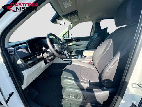 Used 2024 Kia Carnival SX FWD image 29