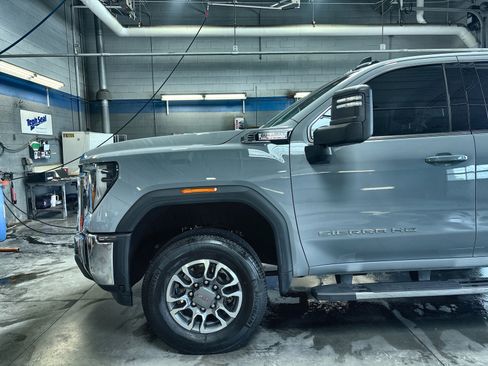 Used 2025 GMC Sierra 3500 SLE w/ SLE Value Package image 18