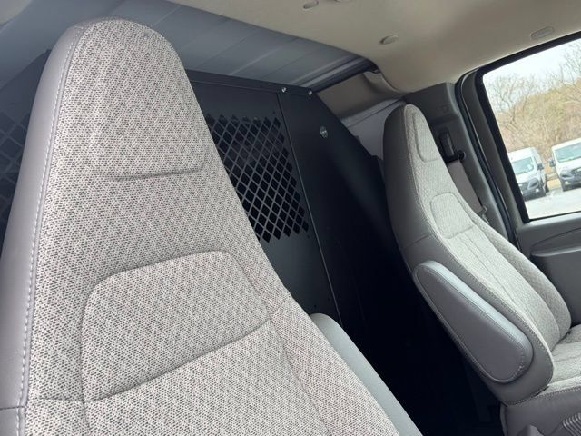 New 2026 GMC Savana 2500 w/ Driver Convenience Package RWD image 31