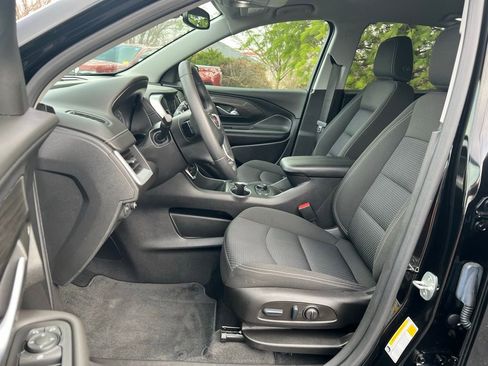 Used 2023 GMC Terrain SLE w/ Driver Convenience Package image 8