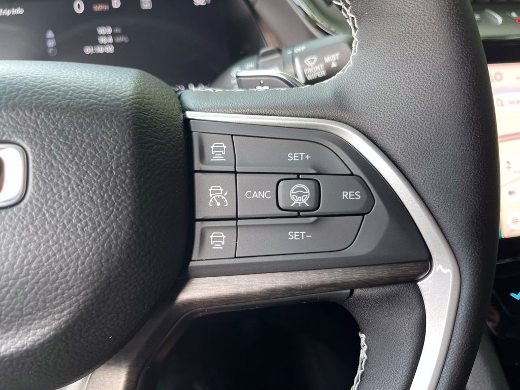 New 2026 Jeep Grand Cherokee Altitude AWD/4WD image 24