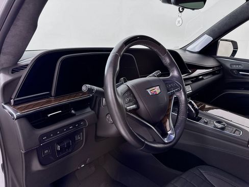 Used 2023 Cadillac Escalade ESV Sport Platinum w/ Heavy-Duty Trailer Package AWD/4WD image 10