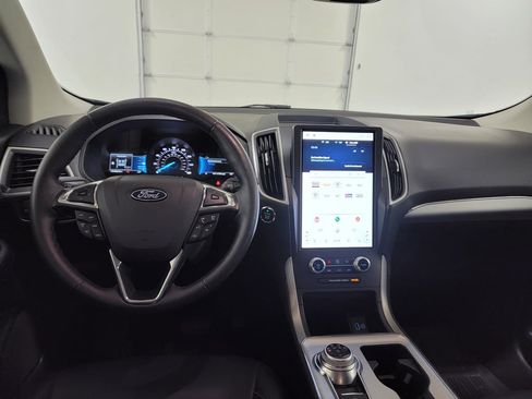 Used 2022 Ford Edge SEL w/ Sport Appearance Package AWD/4WD image 12