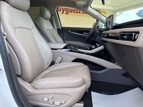 Used 2023 Lincoln Nautilus Reserve w/ Equipment Group 201A AWD/4WD image 32